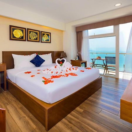 Saphia Hotel На Транг Екстериор снимка