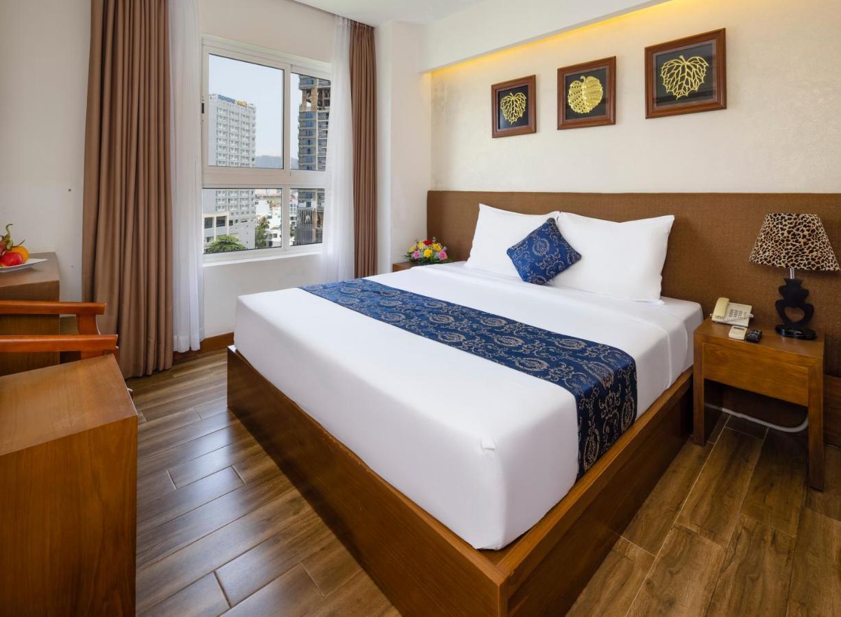 Saphia Hotel На Транг Екстериор снимка